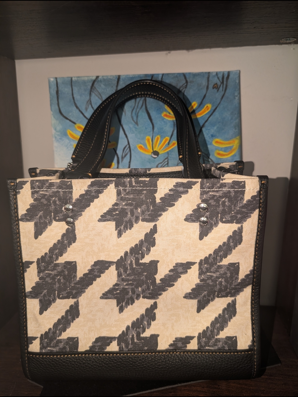 ❌❌SOLD❌❌COACH Dempsey Neutral Houndstooth Canvas Tote 22 with Black Leather Trim - Picture 2 of 5